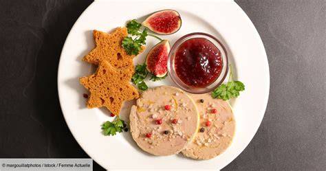Assiette de velouté onctueux au foie gras avec copeaux frais