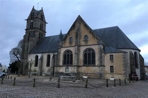 Vue historique de l’église Saint-Martin à Fontenay-Trésigny