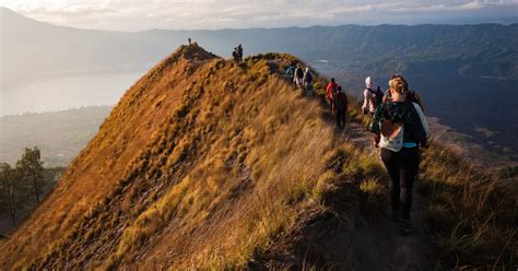 Lever de soleil sur le Mont Batur