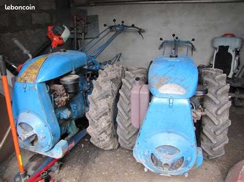 motoculteur Staub équipé d'une griffe de scarificateur