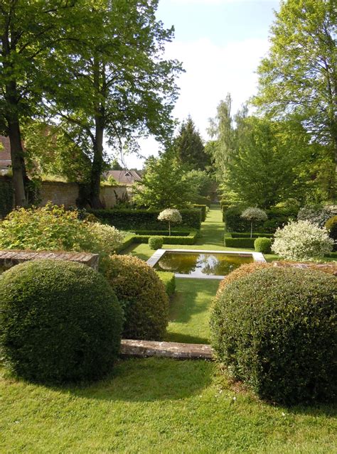 Jardin ombragé du Mas des Géraniums