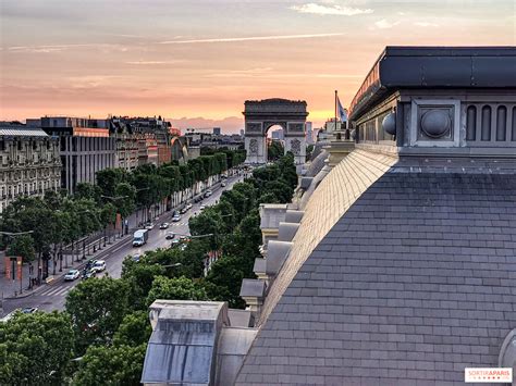 Extérieur de la Maison Jenny sur les Champs Élysées