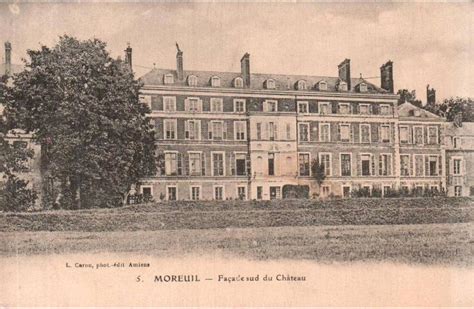 Vue aérienne paisible de la commune de Moreuil mettant en avant ses espaces verts et son cadre de vie