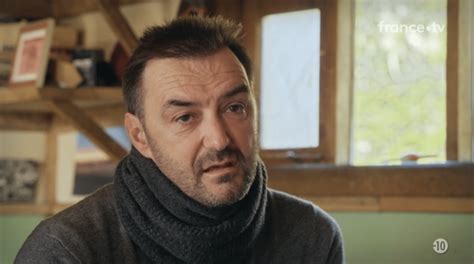 Les relations complexes entre Mélissa, Cyril et Pascal