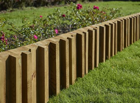 Bordure en bois pour une allée naturelle