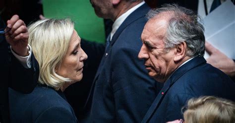François Bayrou et Marine Le Pen dialoguant