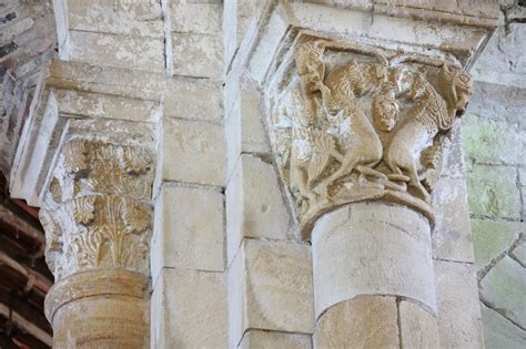 Modillons du Prieuré Saint-Étienne de Bruère-Allichamps