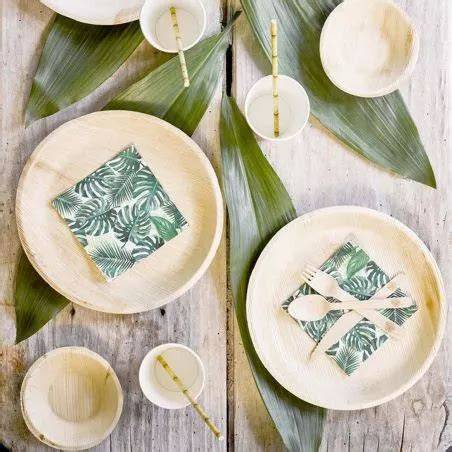 Assiettes et bols en feuilles de palmier